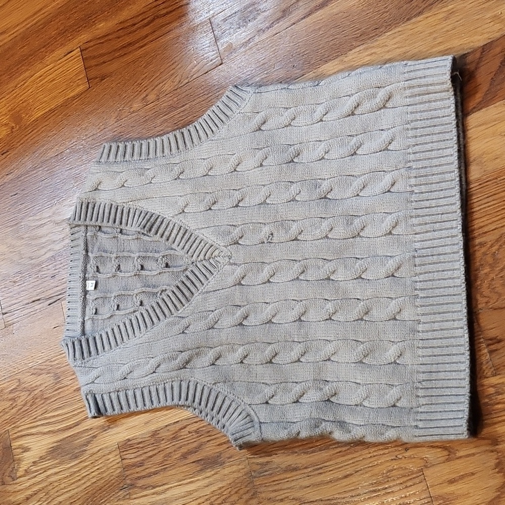 Gray cropped sweater vest